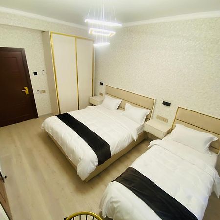 Baland Hotel Doesjanbe Buitenkant foto