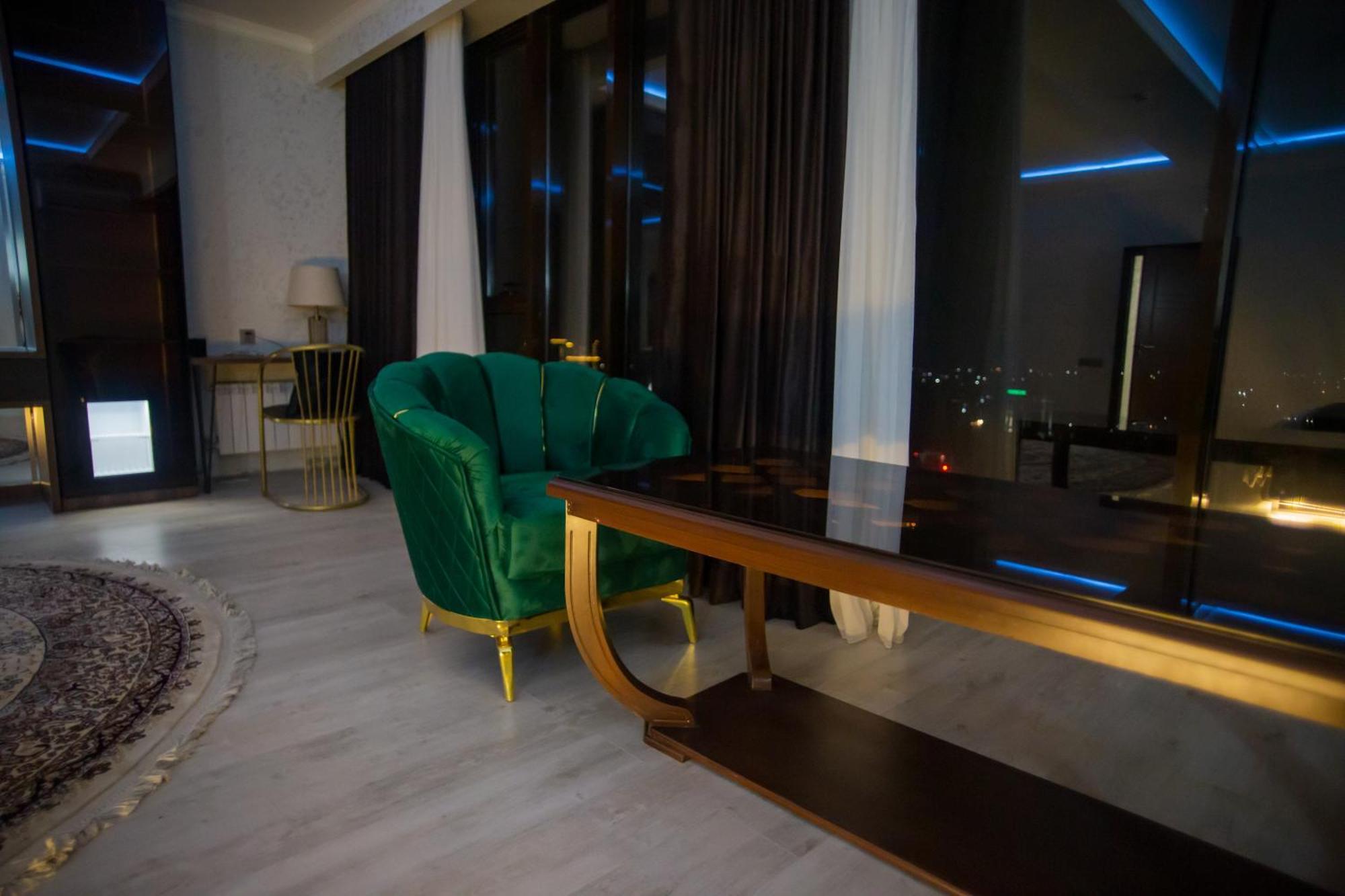 Baland Hotel Doesjanbe Buitenkant foto