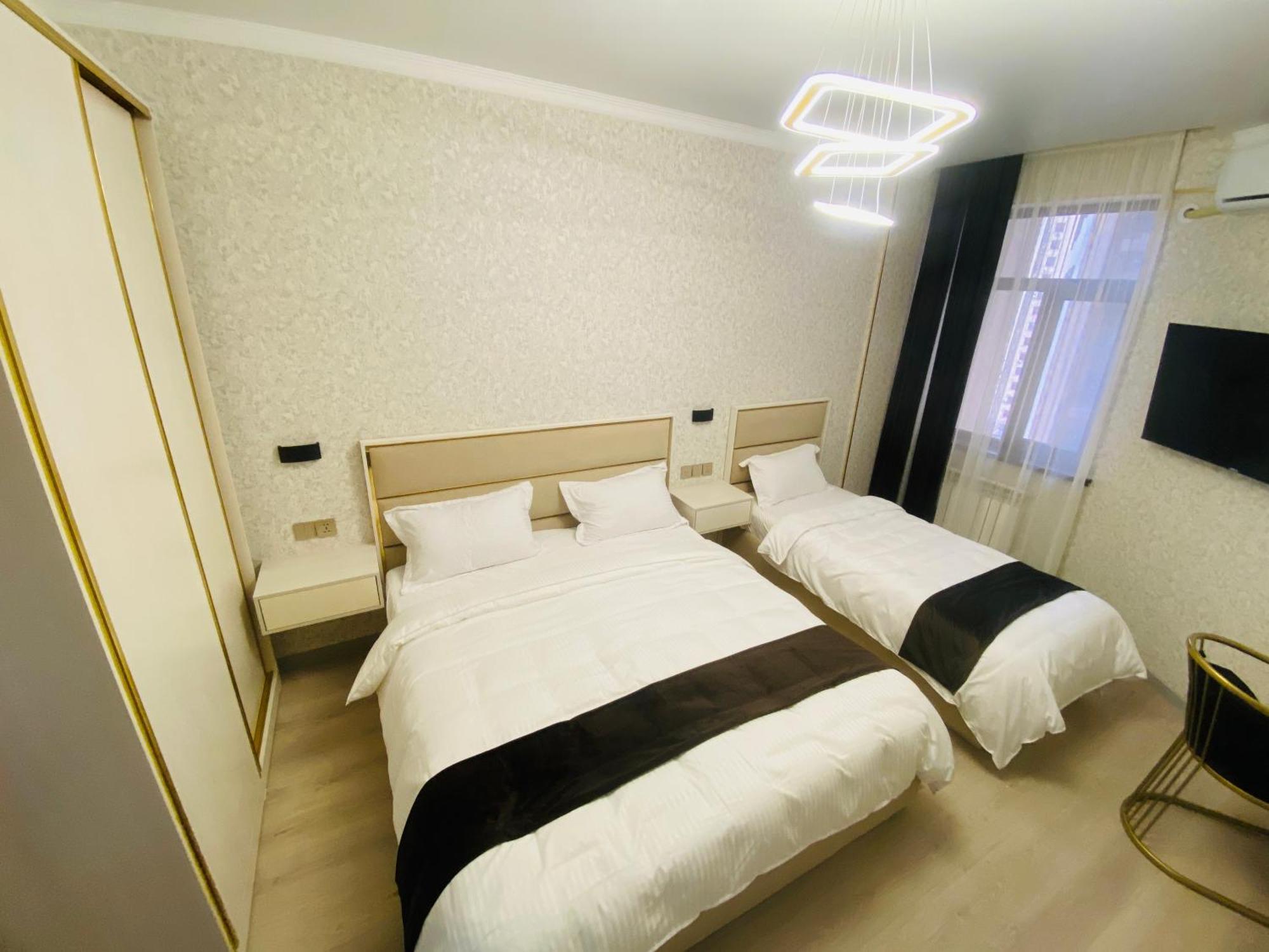 Baland Hotel Doesjanbe Buitenkant foto