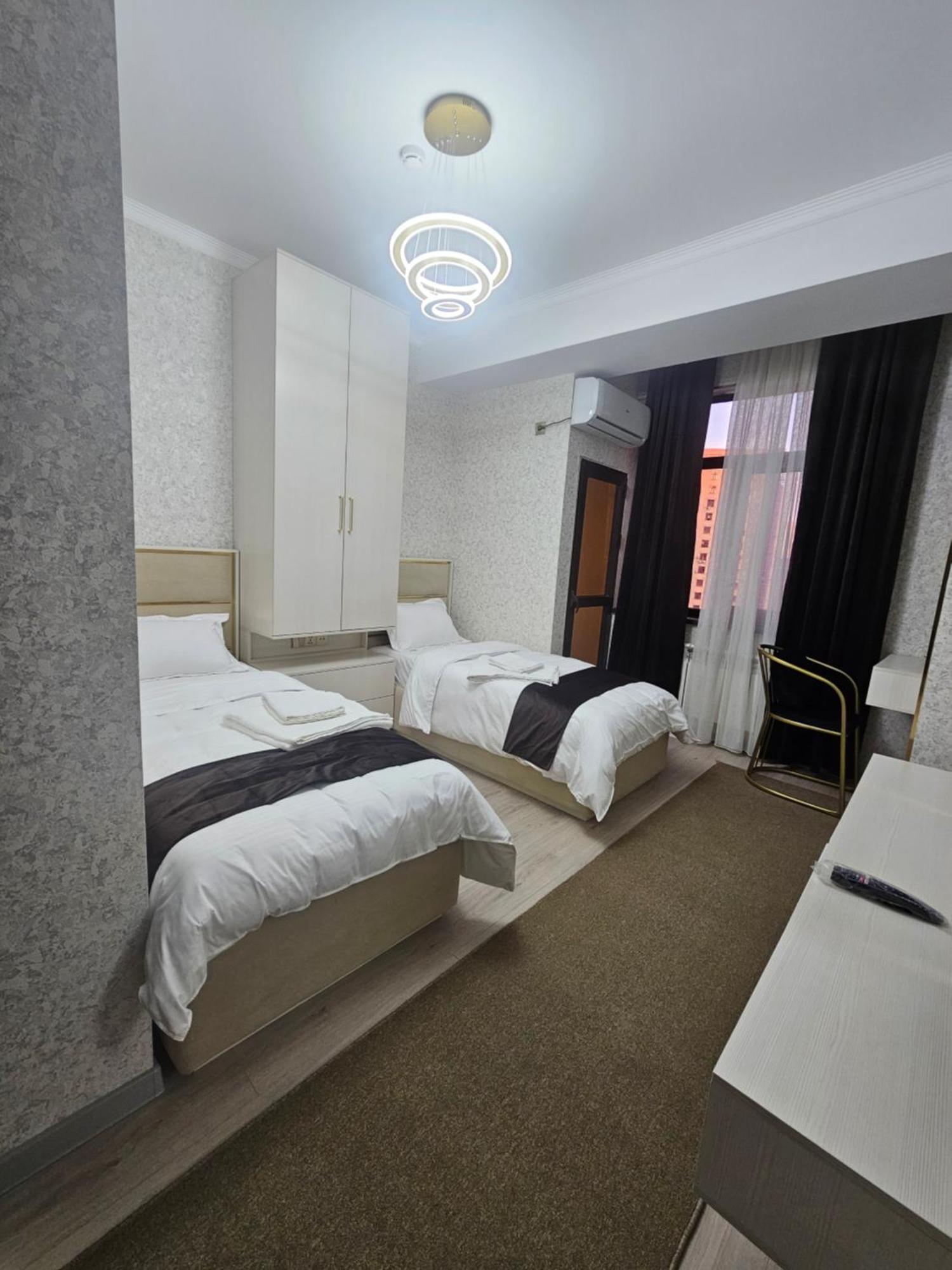 Baland Hotel Doesjanbe Buitenkant foto