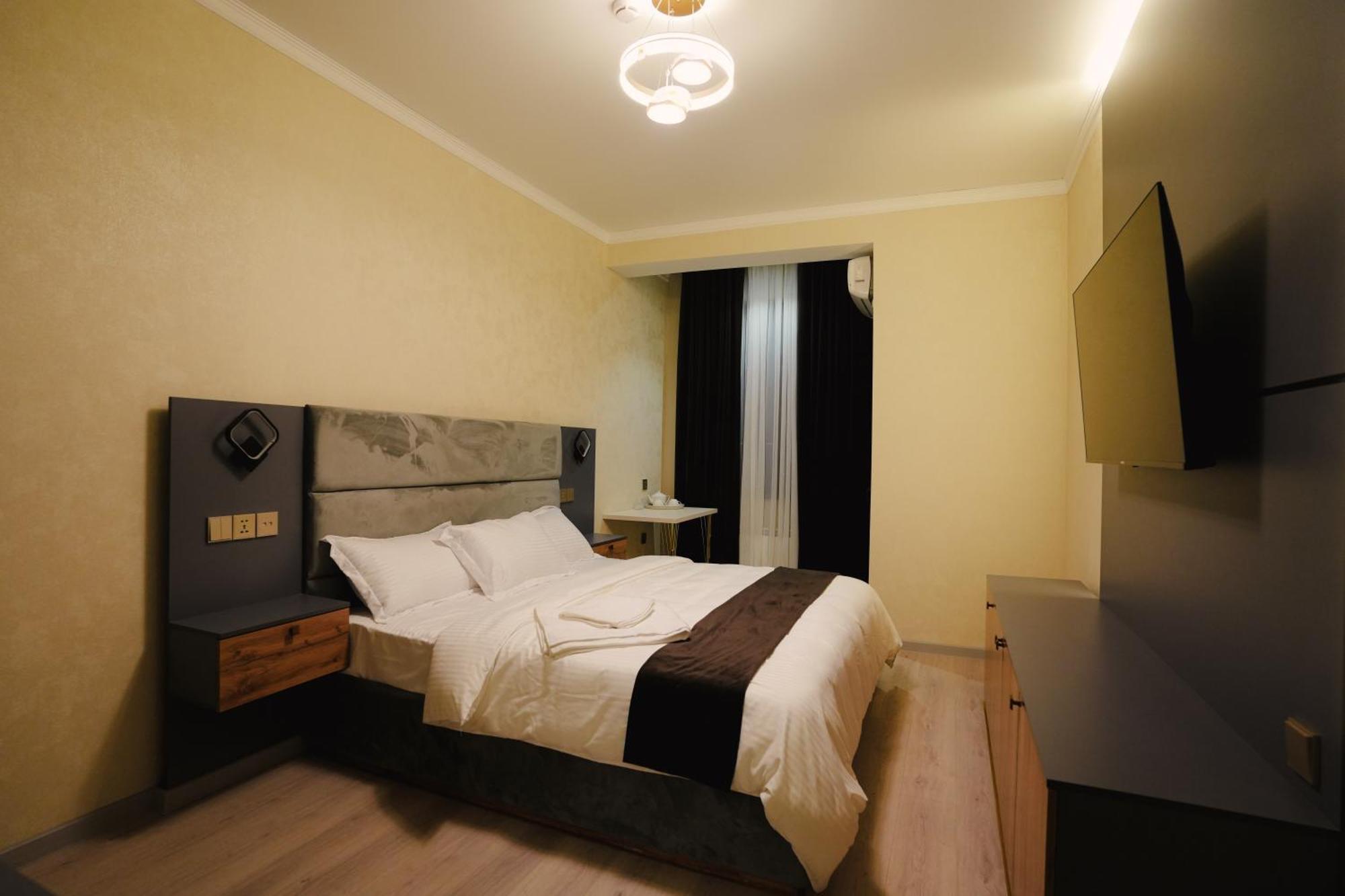 Baland Hotel Doesjanbe Buitenkant foto