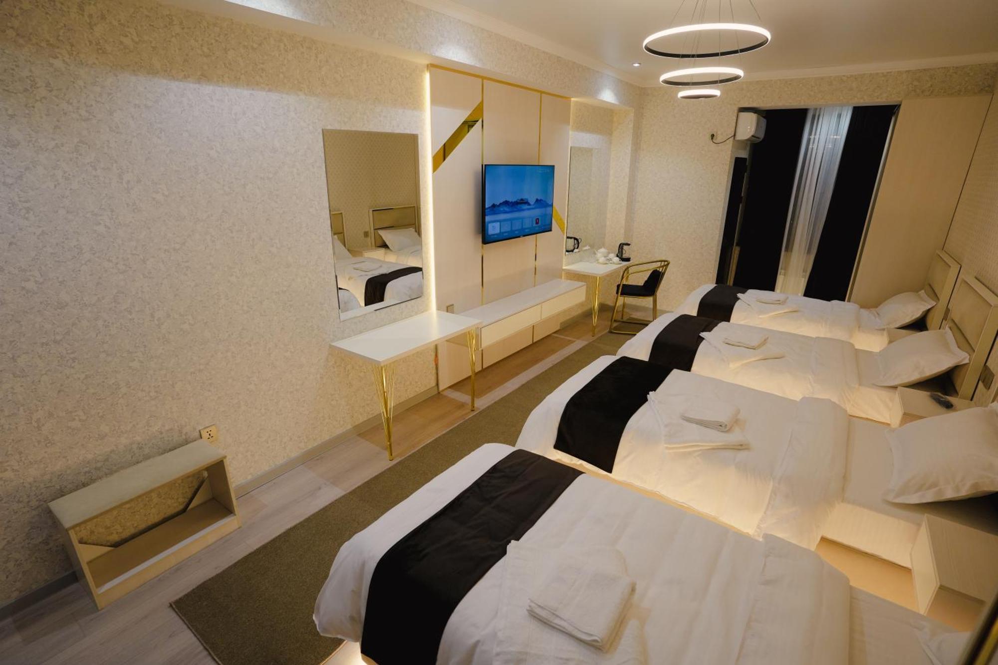 Baland Hotel Doesjanbe Buitenkant foto