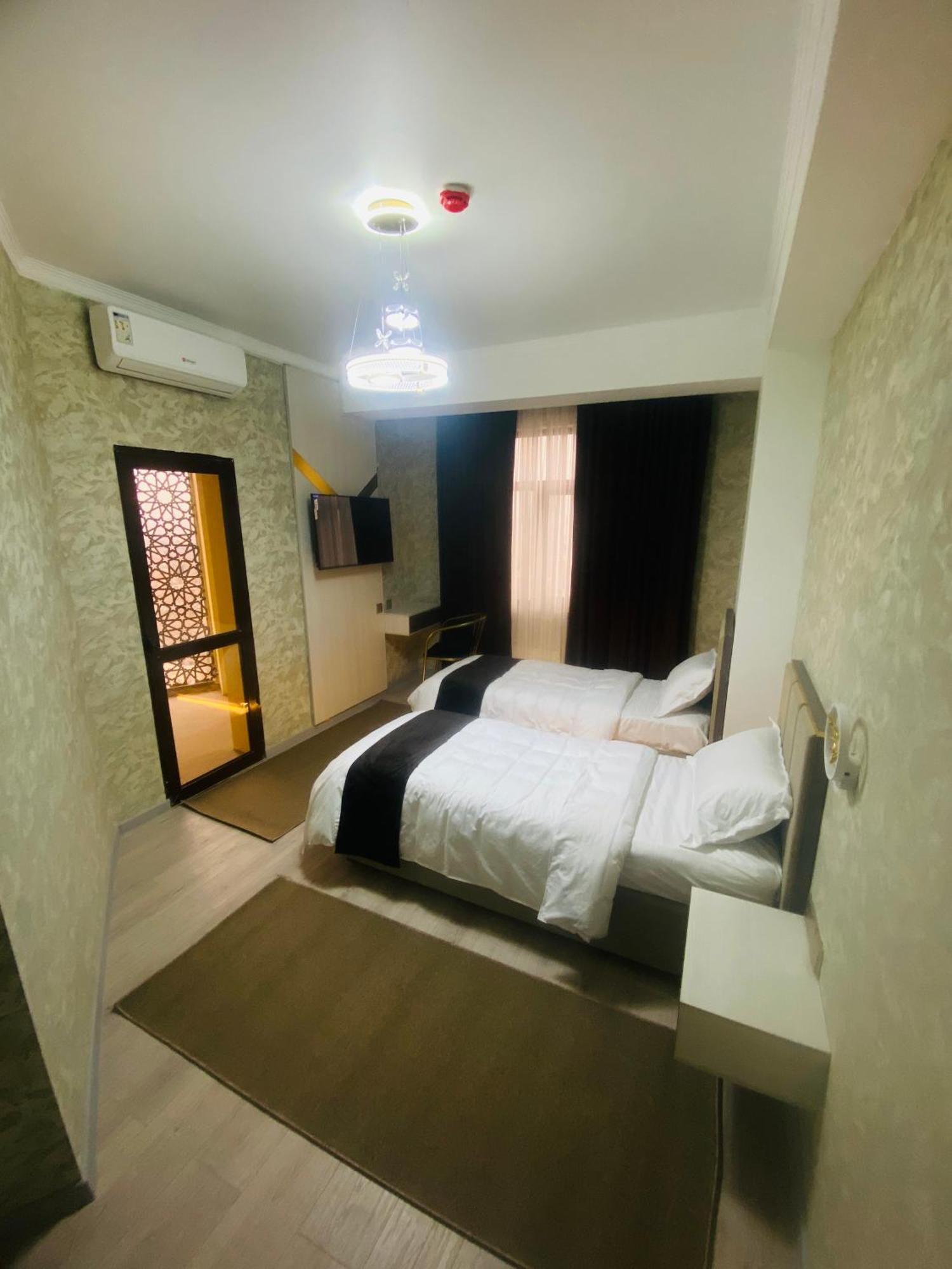 Baland Hotel Doesjanbe Buitenkant foto