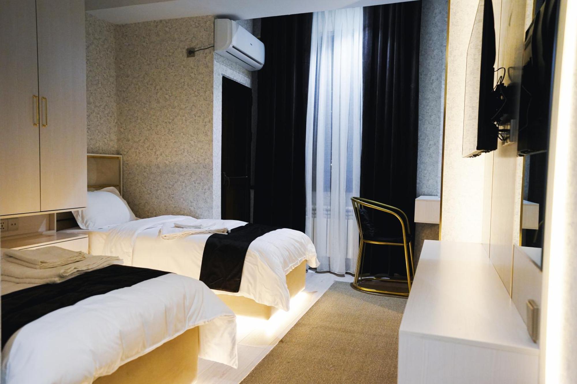 Baland Hotel Doesjanbe Buitenkant foto