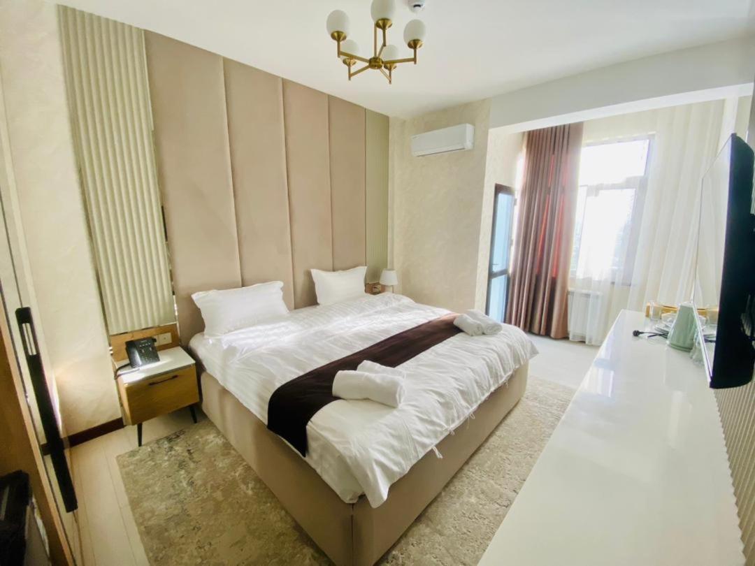 Baland Hotel Doesjanbe Buitenkant foto