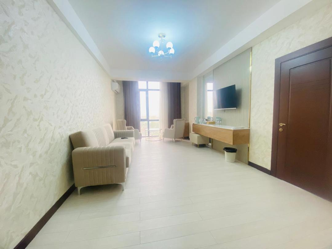 Baland Hotel Doesjanbe Buitenkant foto