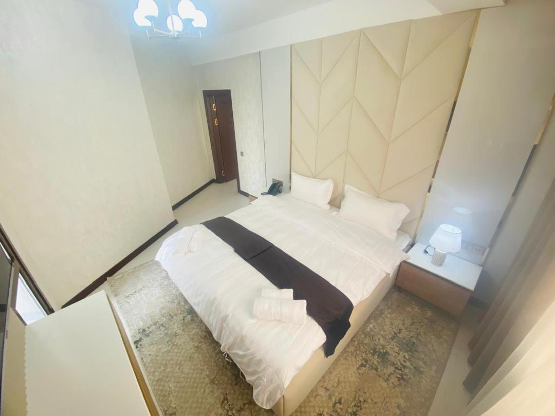 Baland Hotel Doesjanbe Buitenkant foto